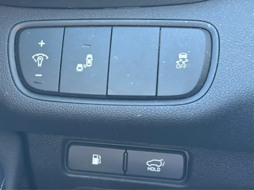 2018 Kia Sorento 2.0T EX (5XYPHDA11JG) with an 2L I-4 gasoline direct injection engine, 6A transmission, located at 8750 N County Rd 25A, Piqua, OH, 45356, (937) 908-9800, 40.164391, -84.232513 - Experience the freedom of adventure with the 2018 Kia Sorento EX, available at Advantage Car and Credit in Vandalia, OH! This SUV is not just a vehicle; it's a companion for families, commuters, and weekend explorers alike. With its robust features and versatile design, the Sorento is perfect for ev - Photo#17