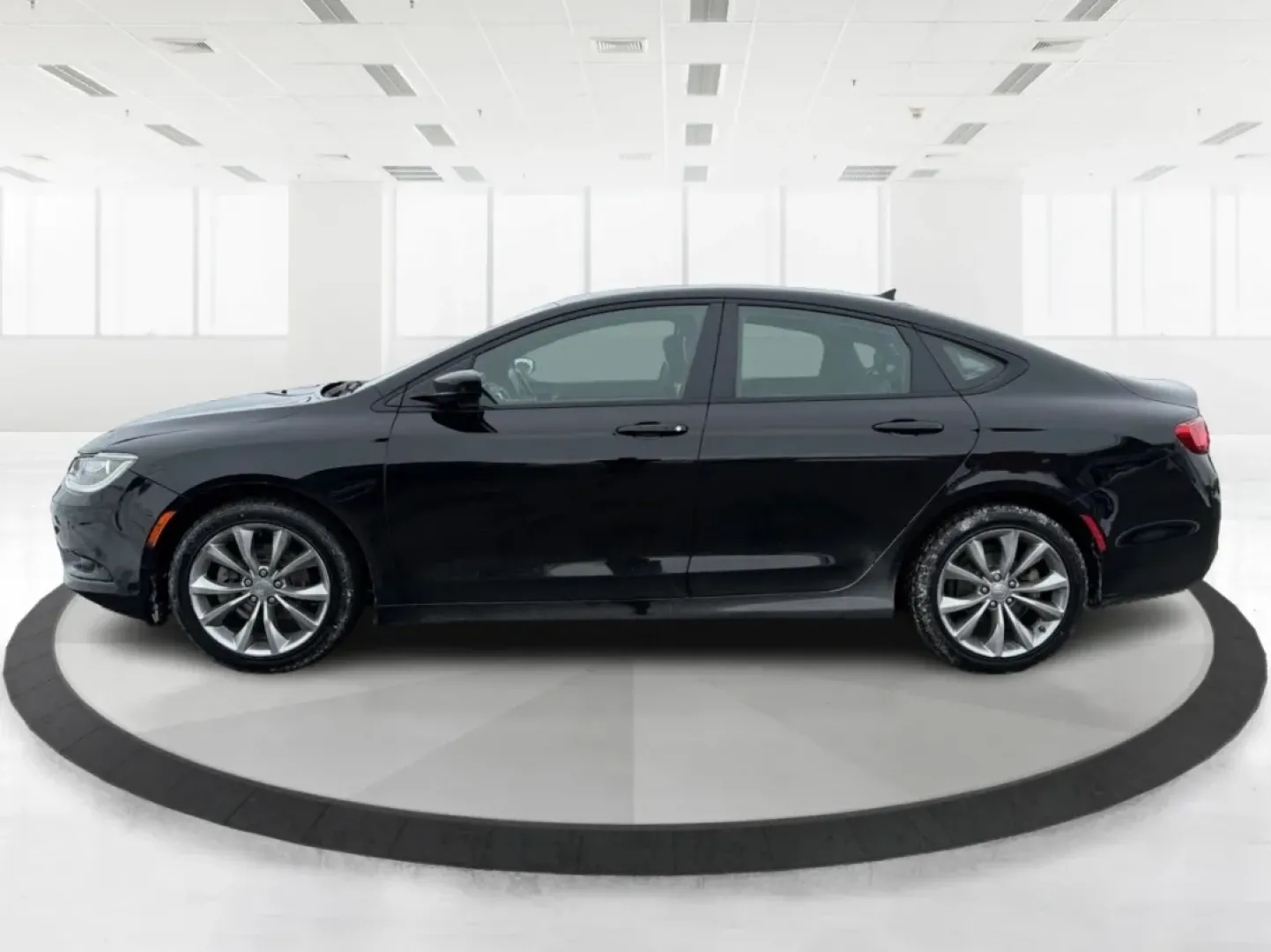 2016 Chrysler 200 S (1C3CCCBB9GN) with an Pentastar 3.6L V-6 DOHC engine, 9A transmission, located at 1951 S Dayton Lakeview Rd., New Carlisle, OH, 45344, (937) 908-9800, 39.890999, -84.050255 - Elevate your driving experience and embrace adventure with the 2016 Chrysler 200 S, now available at Advantage Car and Credit, your trusted Buy Here Pay Here dealership located at 1951 S Dayton-Lakeview Rd, New Carlisle, OH 45344. Whether you're commuting through the bustling streets of New Carlisle - Photo#5