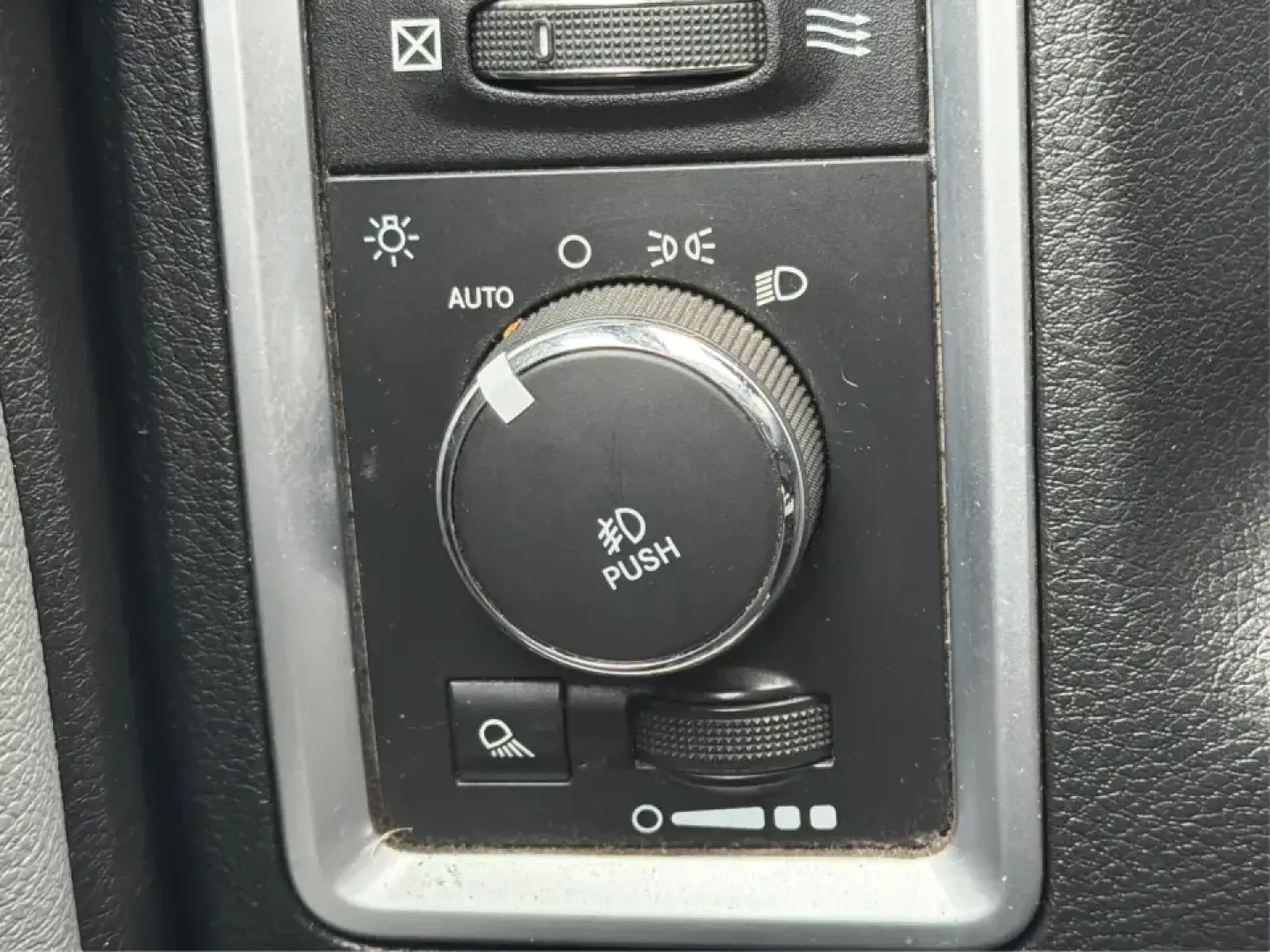 2016 Ram 1500 Big Horn (3C6RR7LT1GG) with an HEMI 5.7L V-8 variable valve control engine, 6A transmission, located at 8750 N County Rd 25A, Piqua, OH, 45356, (937) 908-9800, 40.164391, -84.232513 - ### Unleash Your Adventurous Spirit with the 2016 Ram 1500 Big Horn at Advantage Car and Credit - Piqua!<br /> <br /> Are you searching for the perfect truck that seamlessly combines power, comfort, and reliability for your next weekend getaway or daily commute? Look no further than the 2016 Ram 150 - Photo#16