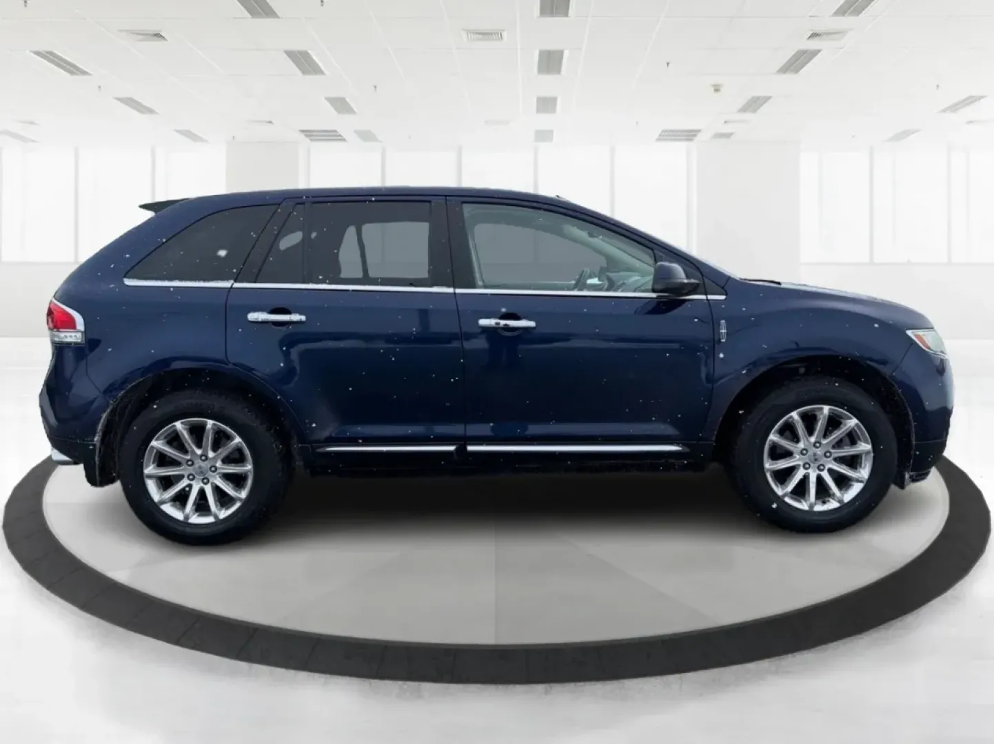 2011 Lincoln MKX Base (2LMDJ6JK8BB) with an Other engine, located at 8750 N County Rd 25A, Piqua, OH, 45356, (937) 908-9800, 40.164391, -84.232513 - **Discover Comfort and Style with This 2011 Lincoln MKX at Advantage Car and Credit - Piqua!**<br /> <br /> Are you in the market for a vehicle that perfectly combines luxury, comfort, and versatility? Look no further! The 2011 Lincoln MKX is the ideal choice for growing families, busy professionals - Photo#1