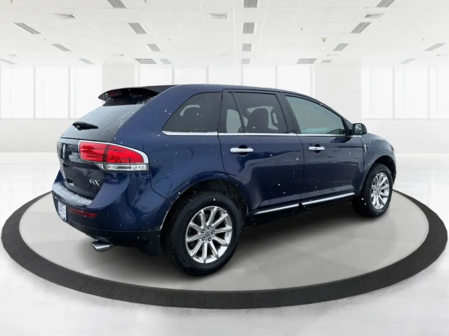 2011 Lincoln MKX Base (2LMDJ6JK8BB) with an Other engine, located at 8750 N County Rd 25A, Piqua, OH, 45356, (937) 908-9800, 40.164391, -84.232513 - **Discover Comfort and Style with This 2011 Lincoln MKX at Advantage Car and Credit - Piqua!**<br /> <br /> Are you in the market for a vehicle that perfectly combines luxury, comfort, and versatility? Look no further! The 2011 Lincoln MKX is the ideal choice for growing families, busy professionals - Photo#2