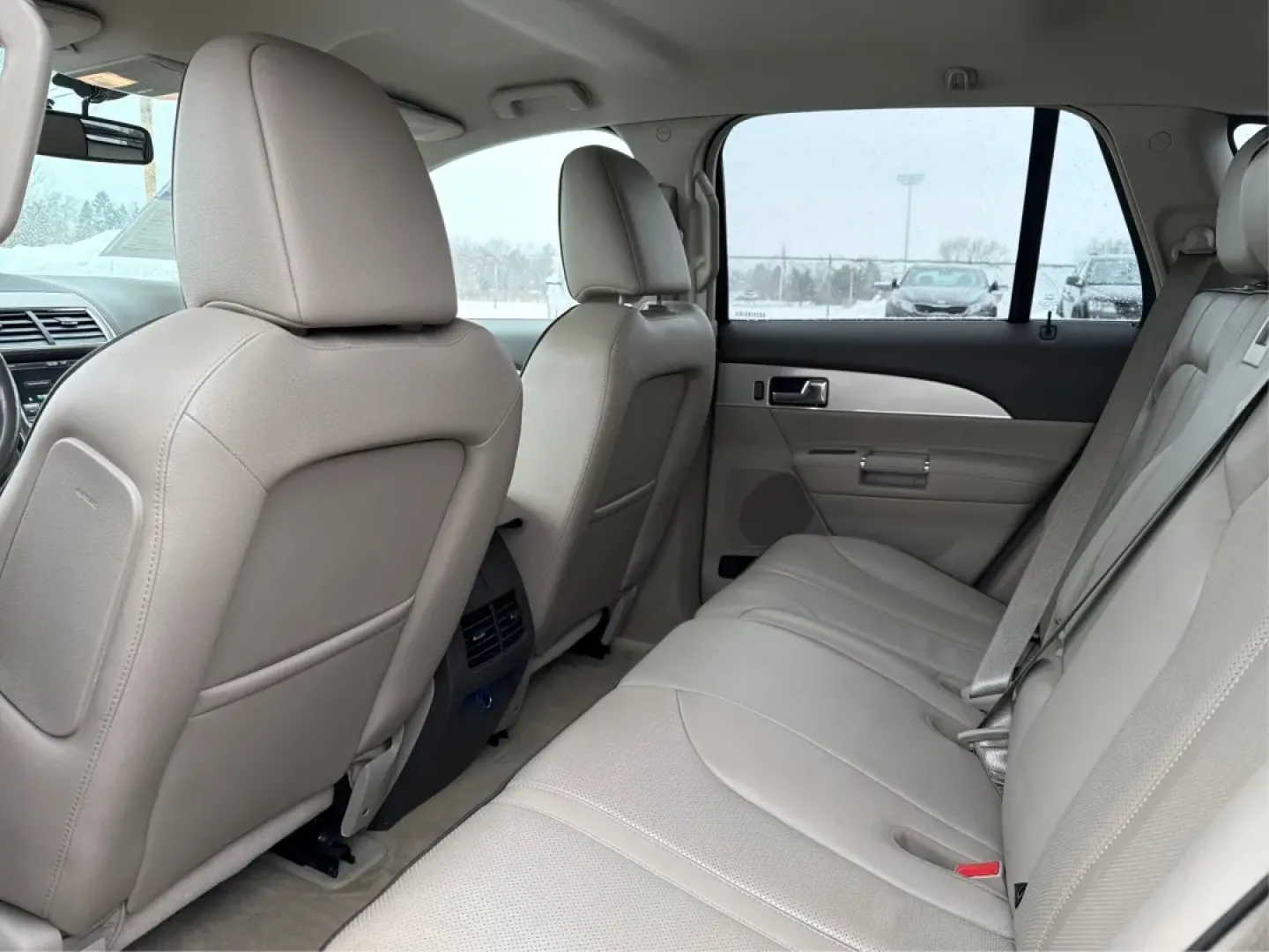 2011 Lincoln MKX Base (2LMDJ6JK8BB) with an Other engine, located at 8750 N County Rd 25A, Piqua, OH, 45356, (937) 908-9800, 40.164391, -84.232513 - **Discover Comfort and Style with This 2011 Lincoln MKX at Advantage Car and Credit - Piqua!**<br /> <br /> Are you in the market for a vehicle that perfectly combines luxury, comfort, and versatility? Look no further! The 2011 Lincoln MKX is the ideal choice for growing families, busy professionals - Photo#10