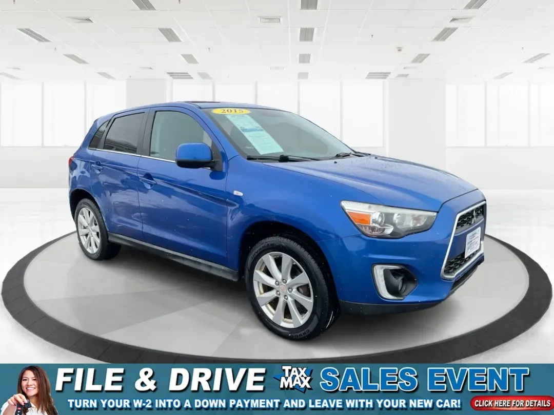 2015 Mitsubishi Outlander SE (4A4AR4AU6FE) with an 2L I-4 DOHC engine, located at 401 Woodman Dr, Riverside, OH, 45431, (937) 908-9800, 39.760899, -84.123421 - **Discover Your Next Adventure with the 2015 Mitsubishi Outlander SE at Advantage Car and Credit - Riverside!**<br /> <br /> Are you ready to elevate your family outings or weekend getaways? The 2015 Mitsubishi Outlander SE is the perfect companion for those who crave versatility and comfort. Design - Photo#0