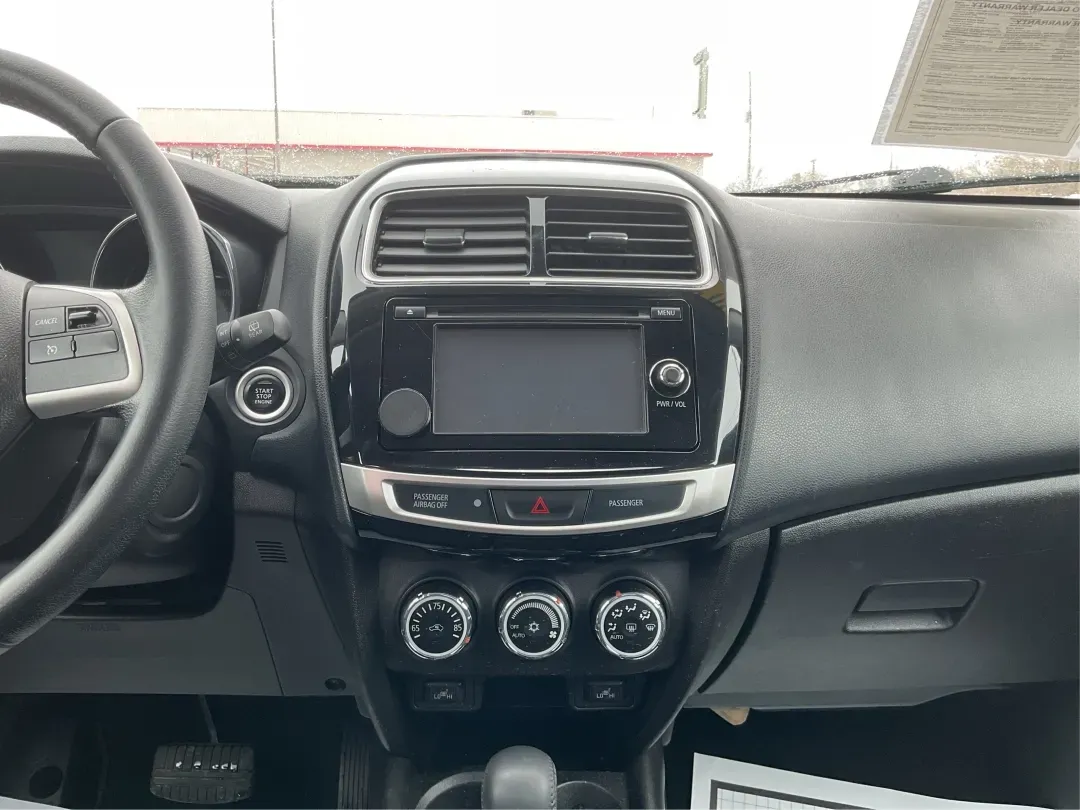 2015 Mitsubishi Outlander SE (4A4AR4AU6FE) with an 2L I-4 DOHC engine, located at 401 Woodman Dr, Riverside, OH, 45431, (937) 908-9800, 39.760899, -84.123421 - **Discover Your Next Adventure with the 2015 Mitsubishi Outlander SE at Advantage Car and Credit - Riverside!**<br /> <br /> Are you ready to elevate your family outings or weekend getaways? The 2015 Mitsubishi Outlander SE is the perfect companion for those who crave versatility and comfort. Design - Photo#12