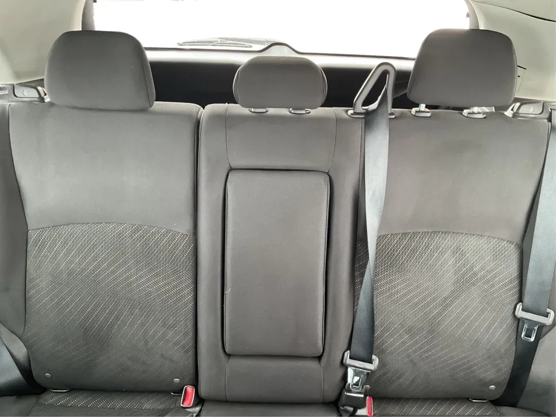 2015 Mitsubishi Outlander SE (4A4AR4AU6FE) with an 2L I-4 DOHC engine, located at 401 Woodman Dr, Riverside, OH, 45431, (937) 908-9800, 39.760899, -84.123421 - **Discover Your Next Adventure with the 2015 Mitsubishi Outlander SE at Advantage Car and Credit - Riverside!**<br /> <br /> Are you ready to elevate your family outings or weekend getaways? The 2015 Mitsubishi Outlander SE is the perfect companion for those who crave versatility and comfort. Design - Photo#13