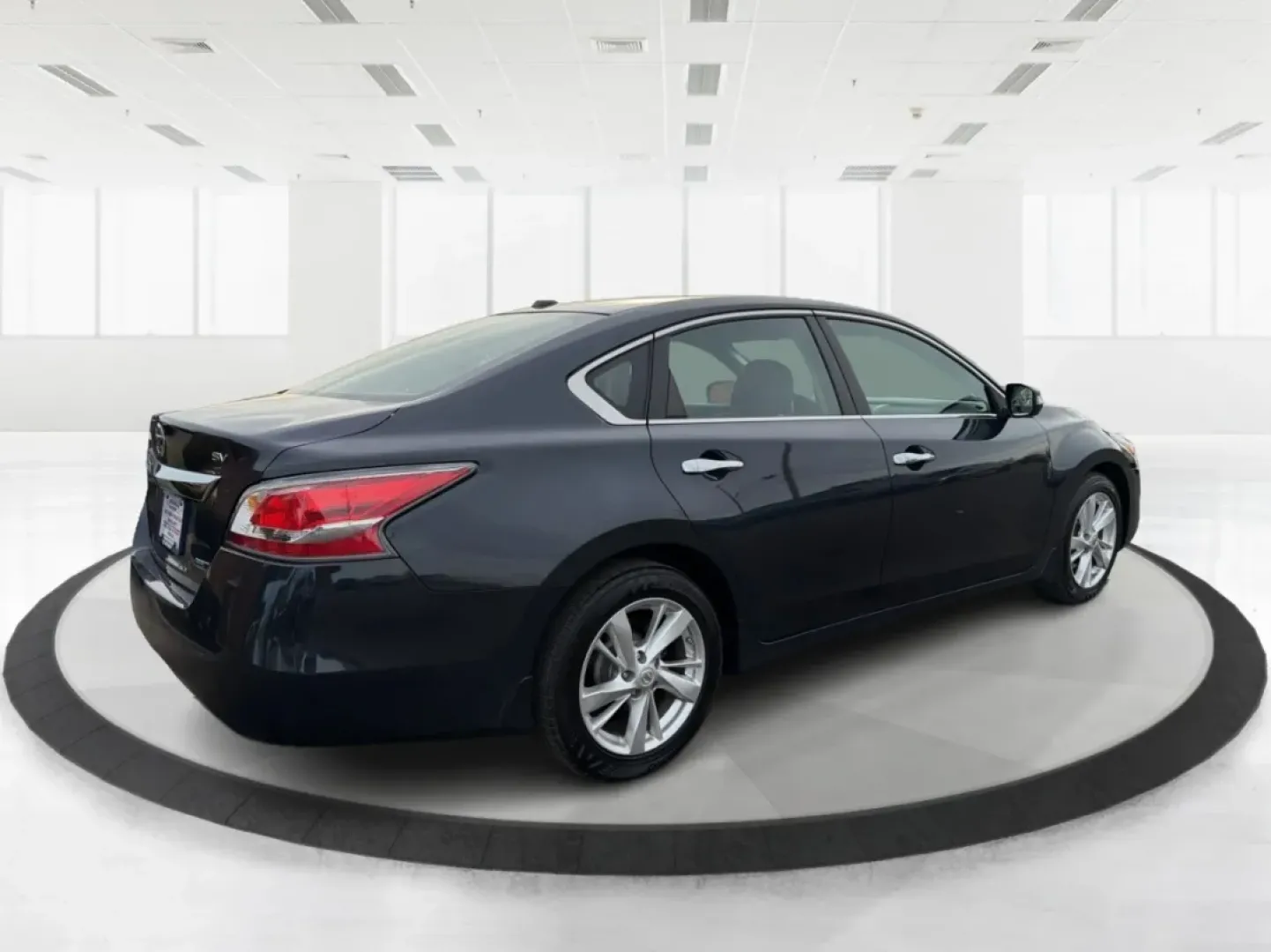 2015 Nissan Altima 2.5 SL (1N4AL3AP4FC) with an 2.5L I-4 DOHC engine, Continuously Variable Transmission transmission, located at 401 Woodman Dr, Riverside, OH, 45431, (937) 908-9800, 39.760899, -84.123421 - Picture your next week going smoother: a comfortable sedan for the daily drive down I-675, an easy run to The Greene for errands, and a relaxed weekend cruise along the river near Eastwood MetroPark-all without stretching your budget. This 2015 Nissan Altima 2.5 SL in Storm is a smart fit for commut - Photo#2