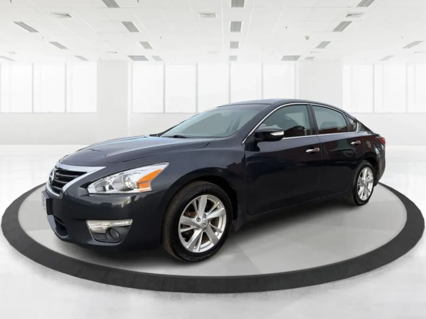 2015 Nissan Altima 2.5 SL (1N4AL3AP4FC) with an 2.5L I-4 DOHC engine, Continuously Variable Transmission transmission, located at 401 Woodman Dr, Riverside, OH, 45431, (937) 908-9800, 39.760899, -84.123421 - Picture your next week going smoother: a comfortable sedan for the daily drive down I-675, an easy run to The Greene for errands, and a relaxed weekend cruise along the river near Eastwood MetroPark-all without stretching your budget. This 2015 Nissan Altima 2.5 SL in Storm is a smart fit for commut - Photo#8