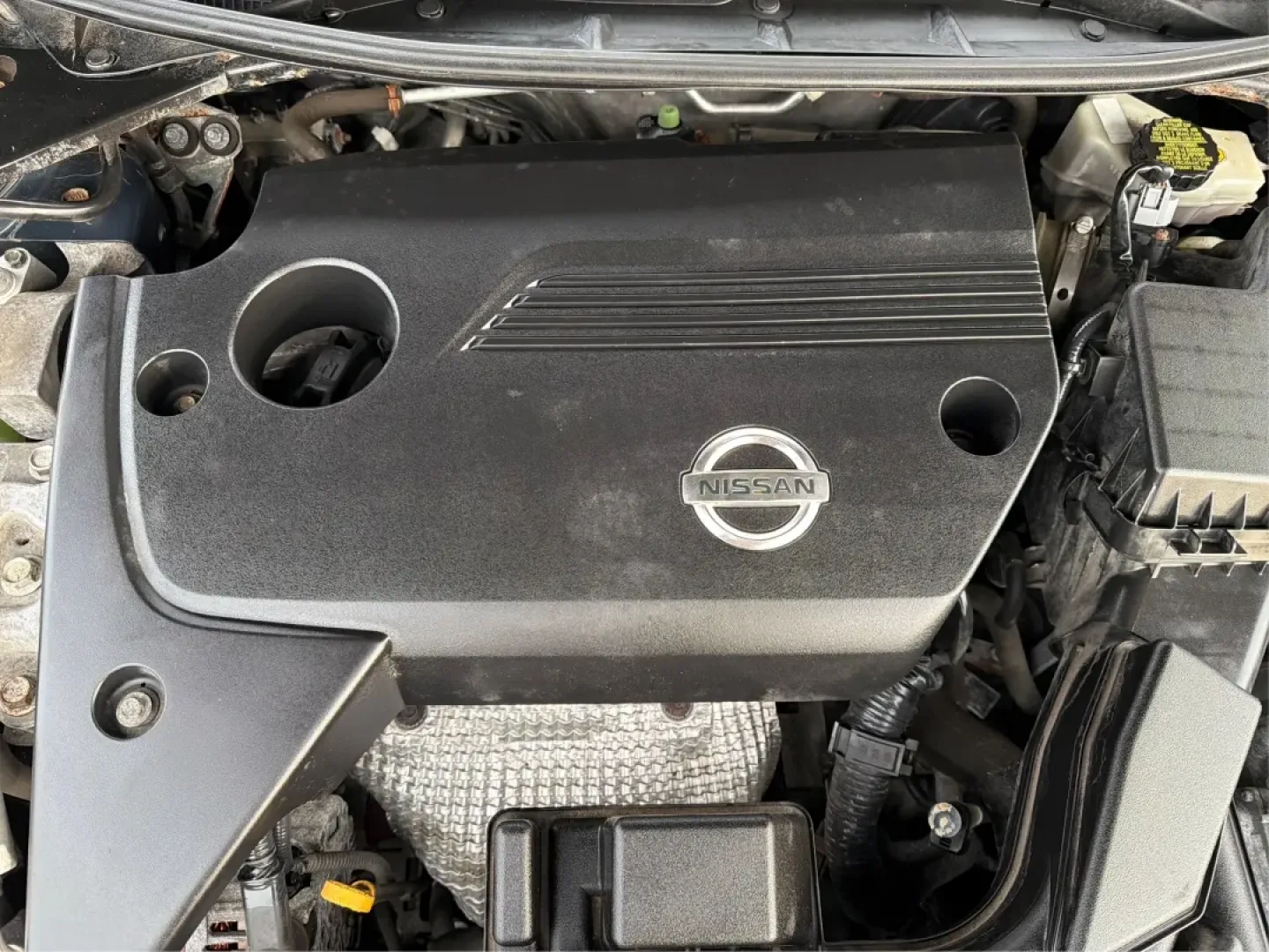 2015 Nissan Altima 2.5 SL (1N4AL3AP4FC) with an 2.5L I-4 DOHC engine, Continuously Variable Transmission transmission, located at 401 Woodman Dr, Riverside, OH, 45431, (937) 908-9800, 39.760899, -84.123421 - Picture your next week going smoother: a comfortable sedan for the daily drive down I-675, an easy run to The Greene for errands, and a relaxed weekend cruise along the river near Eastwood MetroPark-all without stretching your budget. This 2015 Nissan Altima 2.5 SL in Storm is a smart fit for commut - Photo#11