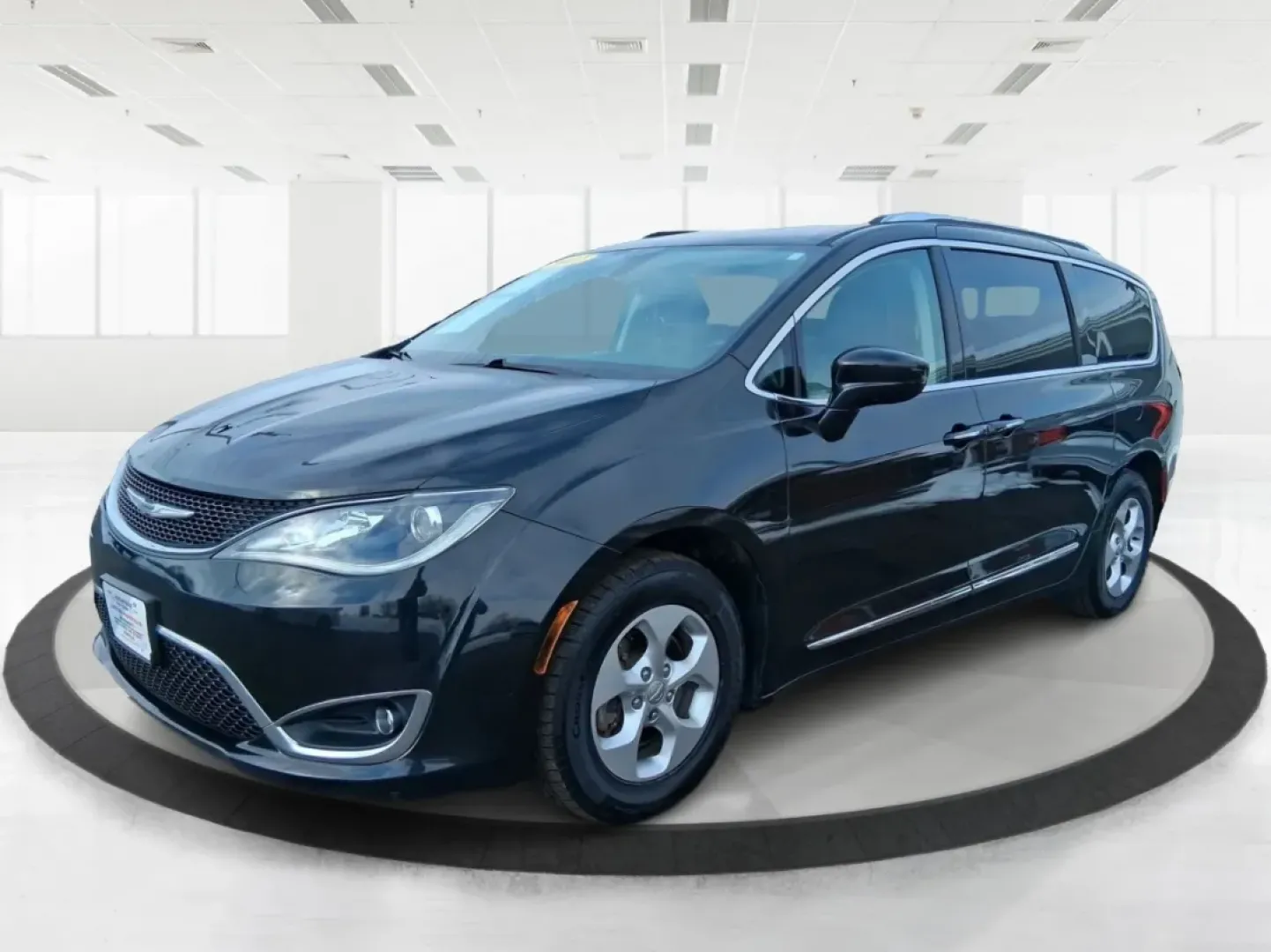 2017 Chrysler Pacifica Touring-L Plus (2C4RC1EG7HR) with an Pentastar 3.6L V-6 DOHC engine, 9A transmission, located at 1951 S Dayton Lakeview Rd., New Carlisle, OH, 45344, (937) 908-9800, 39.890999, -84.050255 - Load up the kids, the gear, and the playlist-this 2017 Chrysler Pacifica Touring-L Plus is built for real life in New Carlisle, from school drop-offs and long commutes to weekend trips out toward Buck Creek State Park. If you've been hunting for a comfortable, family-ready passenger van with premium - Photo#7