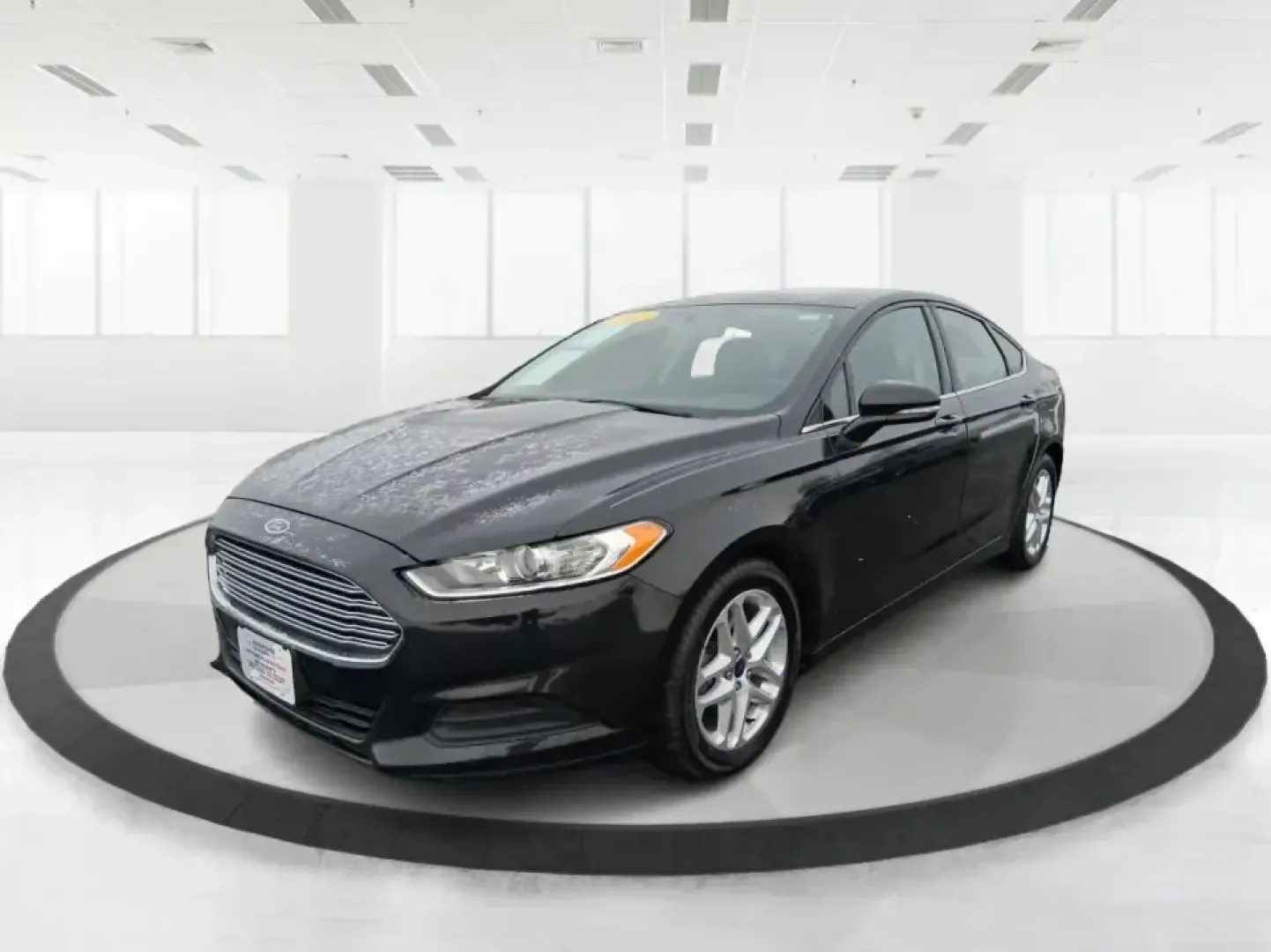 2014 Ford Fusion SE (1FA6P0H77E5) with an 2.5L L4 DOHC 16V engine, Automatic transmission, located at 1230 East Main St, Xenia, OH, 45385, (937) 908-9800, 39.688026, -83.910172 - Need a dependable sedan for the daily commute up I75, school drop-offs around Vandalia-Butler City Schools, and comfortable weekend drives to the National Museum of the U.S. Air Force? This 2014 Ford Fusion SE is built for real life-smooth on longer stretches of E. National Road, easy to park for er - Photo#8