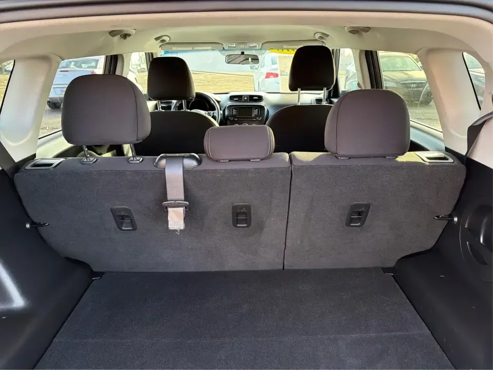 2018 Kia Soul Base (KNDJN2A22J7) with an 1.6L L4 DOHC 16V engine, 6M transmission, located at 1184 Kauffman Ave, Fairborn, OH, 45324, (937) 908-9800, 39.807072, -84.030914 - Need a practical daily driver that can handle the school run, the work commute, and spontaneous weekend trips without draining your budget? This 2018 Kia Soul Base in sleek Gray is the kind of easy-to-live-with hatchback that fits real life in Fairborn-roomy for friends or family, simple to park dow - Photo#11