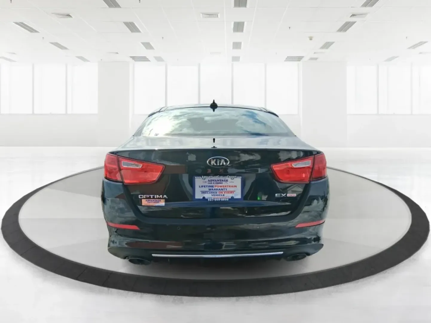 2015 Kia Optima EX (5XXGN4A78FG) with an Theta II 2.4L I-4 gasoline direct injection engine, 6-Speed Automatic transmission, located at 401 Woodman Dr, Riverside, OH, 45431, (937) 908-9800, 39.760899, -84.123421 - If your week is packed with I675 commuting, school drop-offs, and the occasional dinner run to The Greene or a weekend drive out toward Wright-Patterson Air Force Base, this 2015 Kia Optima EX is the kind of sedan that keeps life moving comfortably-without draining your budget. Finished in sleek Ebo - Photo#3