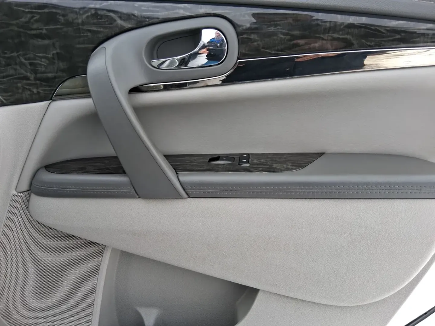 2014 Buick Enclave Leather (5GAKRBKD1EJ) with an 3.6L V-6 gasoline direct injection engine, 6-Speed Automatic Overdrive transmission, located at 401 Woodman Dr, Riverside, OH, 45431, (937) 908-9800, 39.760899, -84.123421 - Pack up the kids, cue up the playlist, and head out for a weekend at Carillon Historical Park or a day of shopping and dinner near The Greene-this 2014 Buick Enclave Leather is the kind of comfortable, do-it-all SUV that makes family life and road trips feel easier. With its smooth 3.6L V6 gasoline - Photo#19