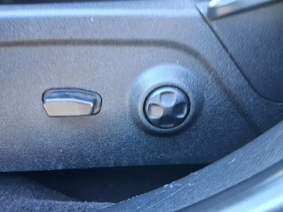 2015 Dodge Journey Crossroad FWD (3C4PDCGB5FT) with an 2.4L L4 DOHC 16V engine, 4-Speed Automatic transmission, located at 1951 S Dayton Lakeview Rd., New Carlisle, OH, 45344, (937) 908-9800, 39.890999, -84.050255 - Third Row - Photo#17