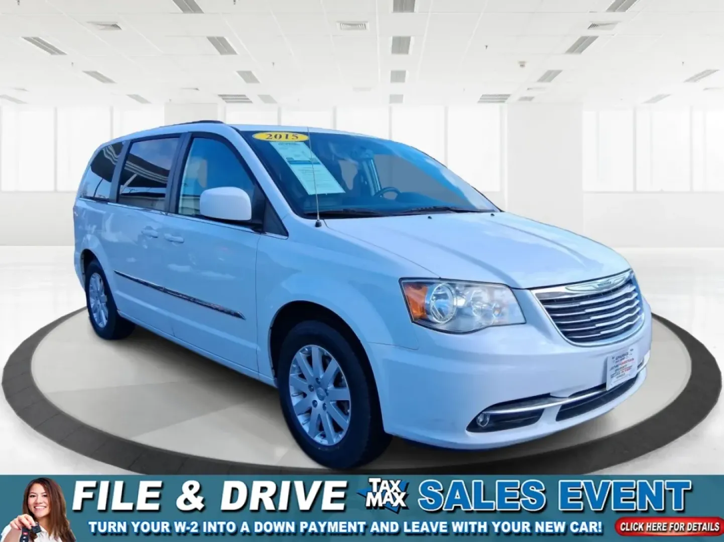 2015 Chrysler Town and Country Touring (2C4RC1BG1FR) with an 3.6L V-6 DOHC engine, 6-Speed Automatic transmission, located at 880 E. National Road, Vandalia, OH, 45377, (937) 908-9800, 39.891918, -84.183594 - Pack up the kids, load the cooler, and point the nose toward a weekend road trip-this 2015 Chrysler Town and Country Touring is built for real life in West Central Ohio. Whether you're shuttling a growing family to school and sports, commuting from Piqua to Troy, or planning an easy getaway up I-7 - Photo#0