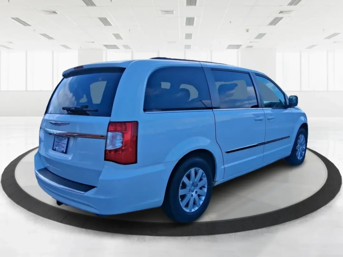 2015 Chrysler Town and Country Touring (2C4RC1BG1FR) with an 3.6L V-6 DOHC engine, 6-Speed Automatic transmission, located at 880 E. National Road, Vandalia, OH, 45377, (937) 908-9800, 39.891918, -84.183594 - Pack up the kids, load the cooler, and point the nose toward a weekend road trip-this 2015 Chrysler Town and Country Touring is built for real life in West Central Ohio. Whether you're shuttling a growing family to school and sports, commuting from Piqua to Troy, or planning an easy getaway up I-7 - Photo#2
