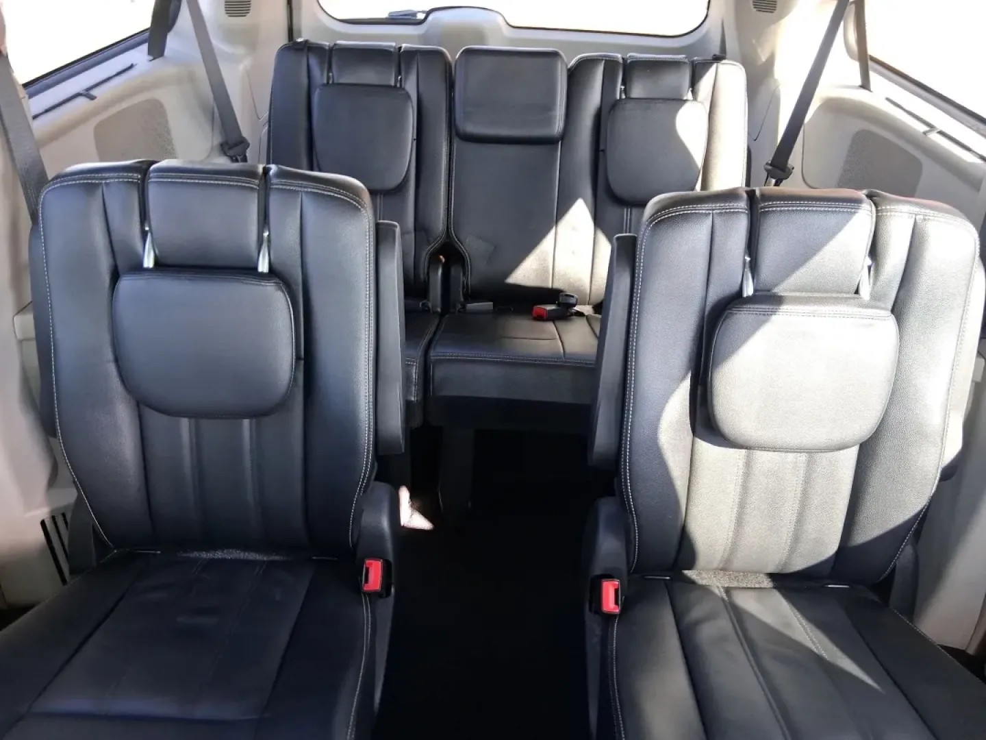 2015 Chrysler Town and Country Touring (2C4RC1BG1FR) with an 3.6L V-6 DOHC engine, 6-Speed Automatic transmission, located at 880 E. National Road, Vandalia, OH, 45377, (937) 908-9800, 39.891918, -84.183594 - Pack up the kids, load the cooler, and point the nose toward a weekend road trip-this 2015 Chrysler Town and Country Touring is built for real life in West Central Ohio. Whether you're shuttling a growing family to school and sports, commuting from Piqua to Troy, or planning an easy getaway up I-7 - Photo#14