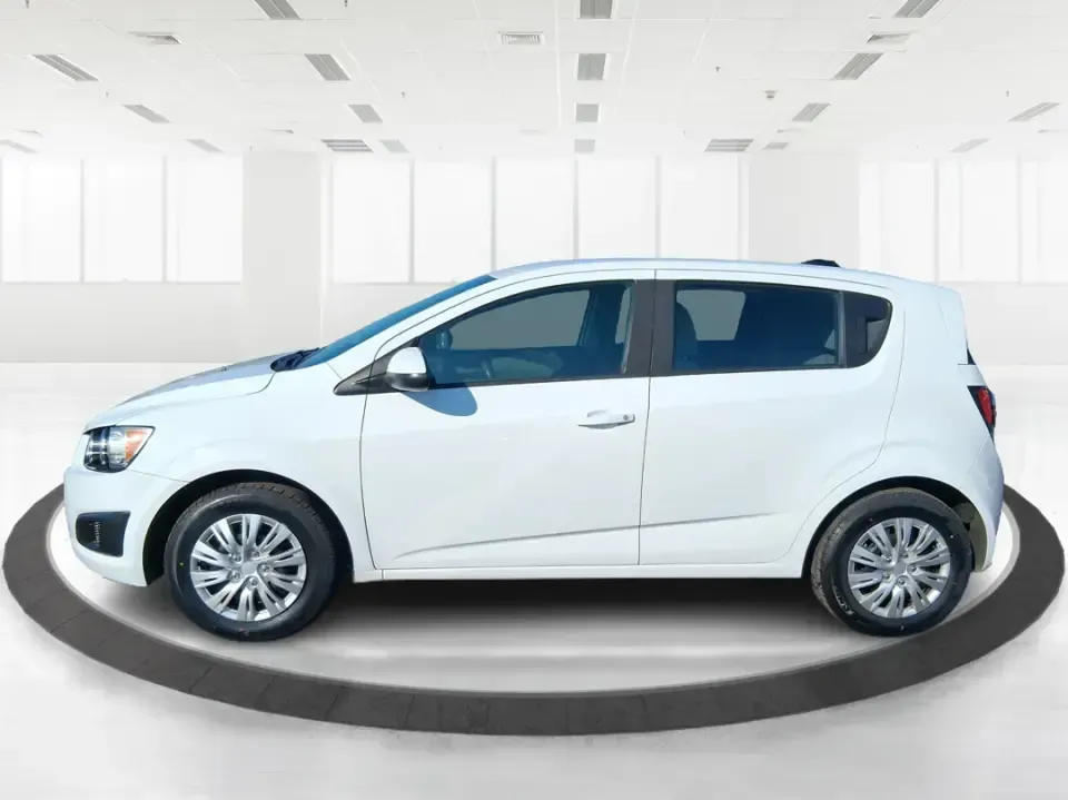 2016 Chevrolet Sonic LS Auto (1G1JA6SH4G4) with an 1.8L L4 DOHC 24V engine, 6A transmission, located at 1230 East Main St, Xenia, OH, 45385, (937) 908-9800, 39.688026, -83.910172 - Need a smart, easy-to-park commuter that can also handle grocery runs, campus life, and weekend getaways without draining your budget? This 2016 Chevrolet Sonic LS Auto Hatchback is built for real-life Fairborn living-zipping down I675 for work, cruising over to Wright-Patterson Air Force Base, or h - Photo#4