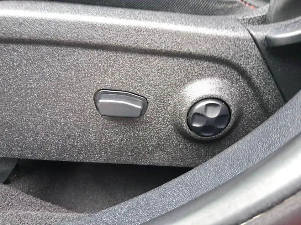 2019 Dodge Journey GT AWD (3C4PDDEG8KT) with an Pentastar 3.6L V-6 DOHC engine, 6A transmission, located at 8750 N County Rd 25A, Piqua, OH, 45356, (937) 908-9800, 40.164391, -84.232513 - Pack up the kids, load the groceries, and still have room for weekend gear-this 2019 Dodge Journey GT AWD is built for real-life Riverside routines and spontaneous Ohio road trips alike. Whether you're shuttling to school, commuting toward Dayton, or heading out for a family day at Carillon Historic - Photo#17