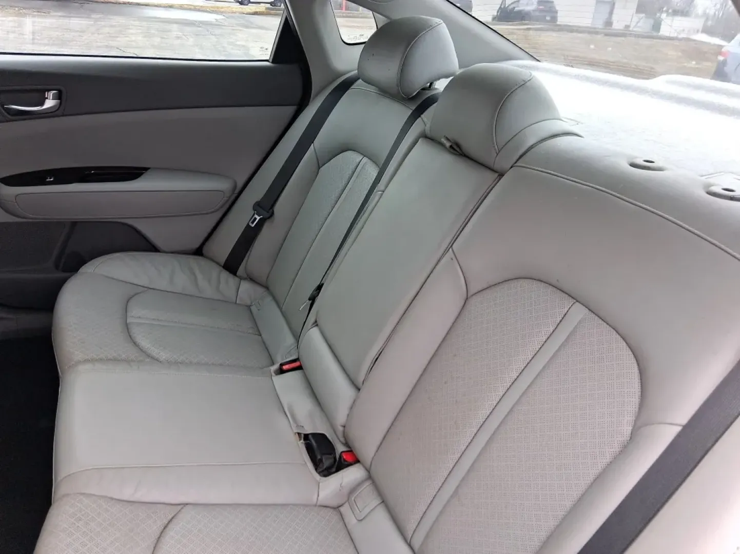 2016 Kia Optima EX (5XXGU4L31GG) with an Theta II 2.4L I-4 gasoline direct injection engine, 6A transmission, located at 880 E. National Road, Vandalia, OH, 45377, (937) 908-9800, 39.891918, -84.183594 - Whether you're a busy commuter heading down I75, a rideshare driver stacking miles, or a small family looking for a comfortable sedan for school runs and weekend errands, this 2016 Kia Optima EX is built for real-life driving in and around Vandalia, Ohio. Finished in Snow White Pearl, it delivers th - Photo#10