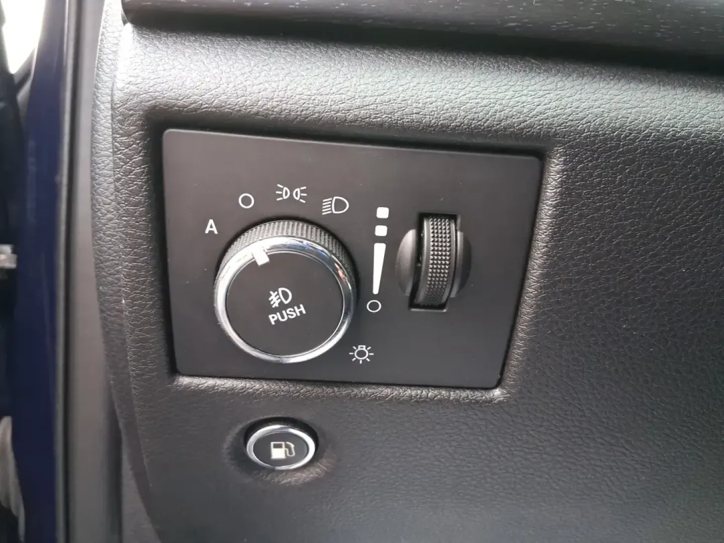 2015 Jeep Grand Cherokee Laredo (1C4RJFAG1FC) with an 3.6L V-6 DOHC engine, 8-Speed Automatic transmission, located at 1951 S Dayton Lakeview Rd., New Carlisle, OH, 45344, (937) 908-9800, 39.890999, -84.050255 - Picture a weekend that starts with a smooth commute through Clark County and ends with a spontaneous road trip-camp gear in the back, friends in the second row, and confidence when the weather turns. This 2015 Jeep Grand Cherokee Laredo is built for real life in Ohio: school runs, long drives down I - Photo#17