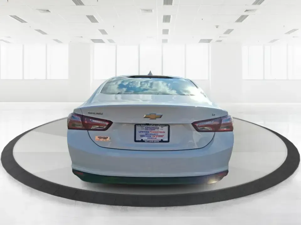 2022 Chevrolet Malibu FWD LT (1G1ZD5ST2NF) with an ECOTEC 1.5L I-4 gasoline direct injection engine, 6A transmission, located at 1184 Kauffman Ave, Fairborn, OH, 45324, (937) 908-9800, 39.807072, -84.030914 - Need a reliable commuter that still feels comfortable for date night in downtown Xenia, the daily school run, or quick weekend escapes toward John Bryan State Park? This 2022 Chevrolet Malibu LT is built for real life-easy to drive, fuel-friendly on regular unleaded, and packed with the comfort and - Photo#3