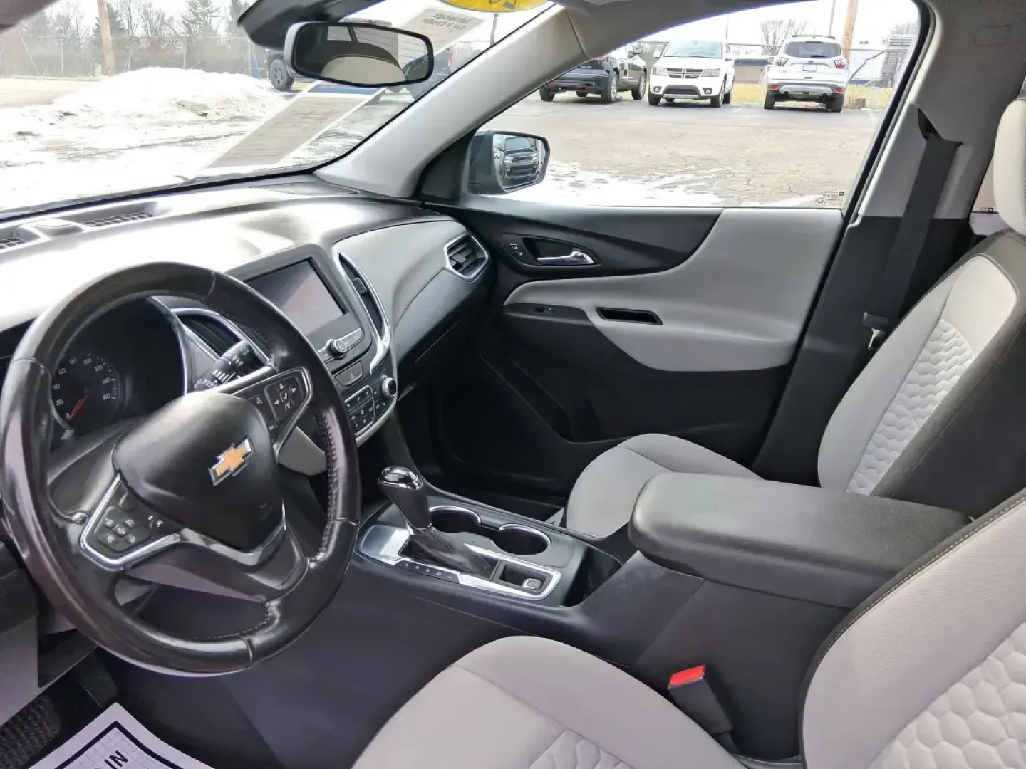 2020 Chevrolet Equinox FWD LT 1.5L Turbo (3GNAXKEV7LS) with an 1.5L I-4 gasoline direct injection engine, 6A transmission, located at 1184 Kauffman Ave, Fairborn, OH, 45324, (937) 908-9800, 39.807072, -84.030914 - Picture your next week going smoother: school drop-offs, I675 commutes, grocery runs, and spontaneous weekend escapes to Yellow Springs-handled in one comfortable, efficient SUV that fits real life. This **2020 Chevrolet Equinox LT (FWD) 1.5L Turbo** in **Pacific Blue Metallic** is a smart choice fo - Photo#9