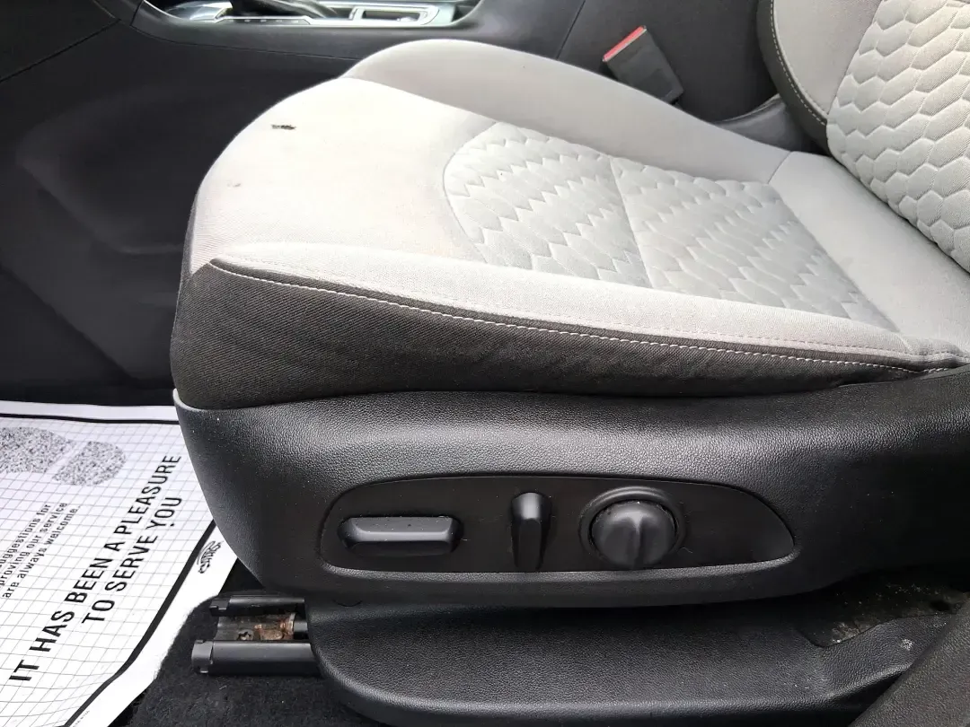 2020 Chevrolet Equinox FWD LT 1.5L Turbo (3GNAXKEV7LS) with an 1.5L I-4 gasoline direct injection engine, 6A transmission, located at 1184 Kauffman Ave, Fairborn, OH, 45324, (937) 908-9800, 39.807072, -84.030914 - Picture your next week going smoother: school drop-offs, I675 commutes, grocery runs, and spontaneous weekend escapes to Yellow Springs-handled in one comfortable, efficient SUV that fits real life. This **2020 Chevrolet Equinox LT (FWD) 1.5L Turbo** in **Pacific Blue Metallic** is a smart choice fo - Photo#18