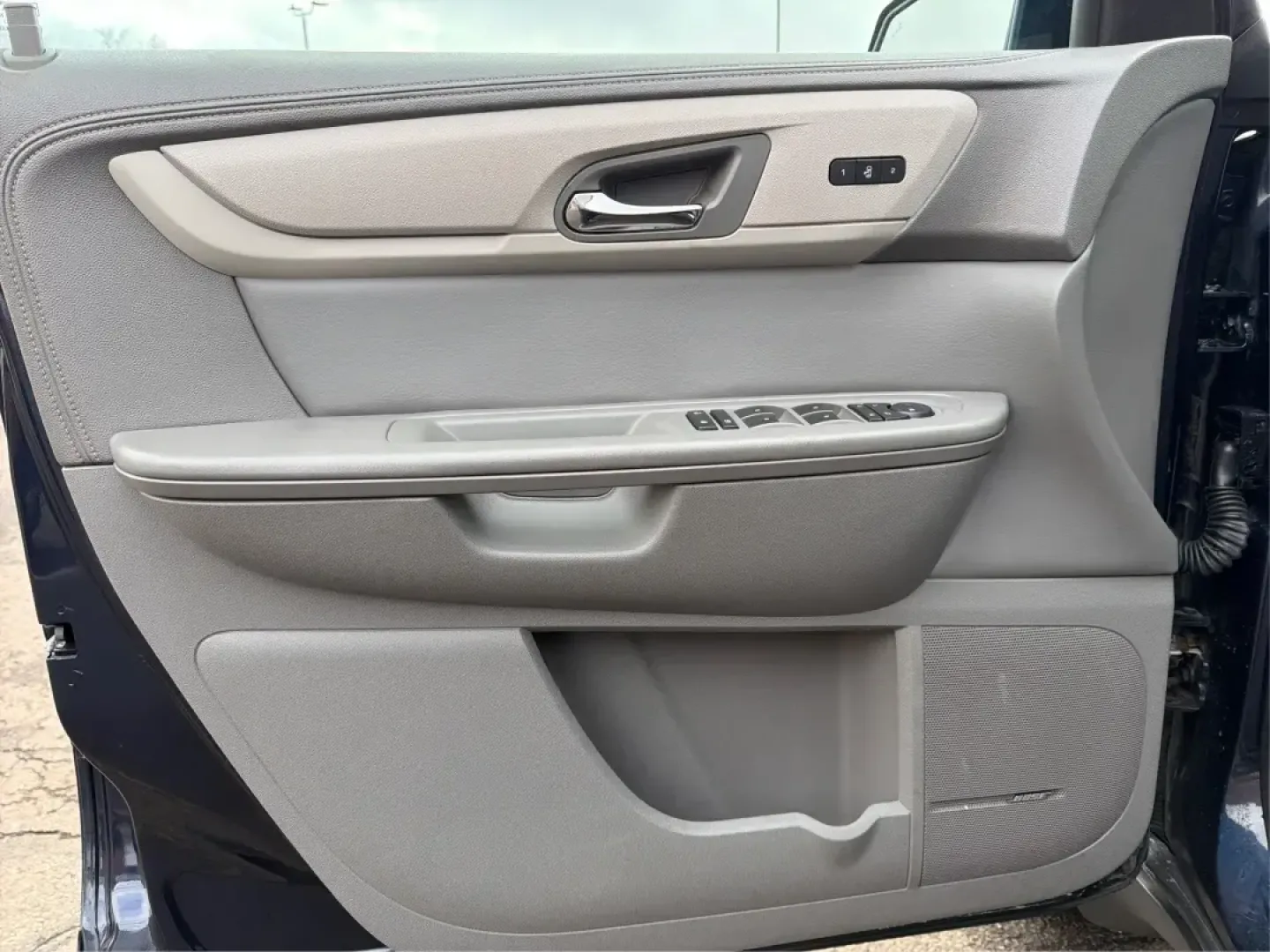 2016 Chevrolet Traverse 2LT (1GNKVHKD0GJ) with an 3.6L V-6 gasoline direct injection engine, 6-Speed Automatic transmission, located at 401 Woodman Dr, Riverside, OH, 45431, (937) 908-9800, 39.760899, -84.123421 - Pack up the kids, cue up the playlist, and point the GPS toward your next weekend getaway-this 2016 Chevrolet Traverse 2LT is the kind of roomy, confident SUV that makes school runs, long commutes, and road trips out of Riverside feel easy and comfortable. With seating flexibility, family-friendly s - Photo#19