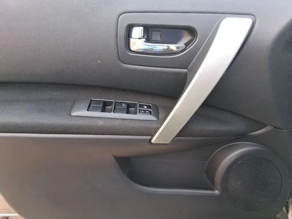 2013 Nissan Rogue S (JN8AS5MV5DW) with an 2.5L I-4 DOHC engine, Continuously Variable Transmission transmission, located at 4508 South Dixie Dr, Moraine, OH, 45439, (937) 908-9800, 39.689976, -84.218452 - Ready for a practical SUV that fits real life in the Miami Valley-school drop-offs, I-75 commutes, grocery runs, and spontaneous weekend getaways to Carillon Historical Park or a stroll around The Greene? This **2013 Nissan Rogue S** is the kind of compact SUV that makes everyday driving easier, wit - Photo#17