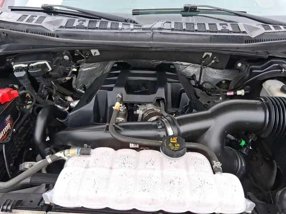 2016 Ford F-150 XLT (1FTEW1EP1GK) with an 2.7L V6 DOHC 24V engine, 6A transmission, located at 401 Woodman Dr, Riverside, OH, 45431, (937) 908-9800, 39.760899, -84.123421 - Need one truck that can handle weekday work runs, Saturday projects, and a last-minute road trip up I75 without breaking a sweat? This 2016 Ford F150 XLT Crew Cab 4WD is built for the doitall lifestyle-room for the crew, confidence in Ohio weather, and the capability to tow, haul, and explore while - Photo#11