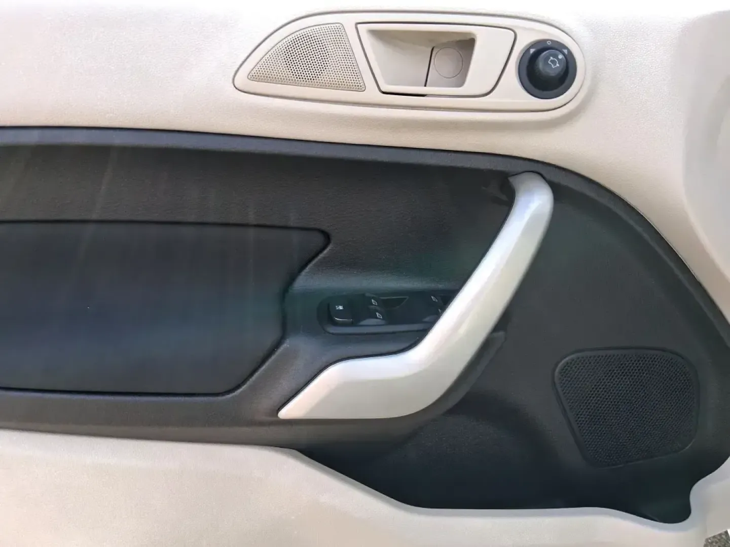 2013 Ford Fiesta SE (3FADP4BJXDM) with an 1.6L I-4 DOHC engine, located at 1951 S Dayton Lakeview Rd., New Carlisle, OH, 45344, (937) 908-9800, 39.890999, -84.050255 - Need a smart, efficient commuter that's easy to park downtown, nimble on I70, and still comfortable for weekend errands or a quick getaway to Springfield or Dayton? This 2013 Ford Fiesta SE Sedan in Oxford White delivers practical daily driving with the kind of budget-friendly ownership that fits re - Photo#18