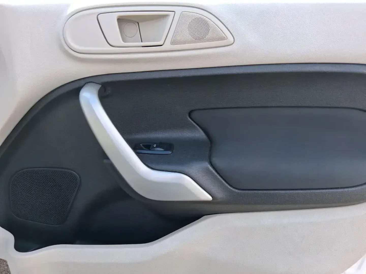 2013 Ford Fiesta SE (3FADP4BJXDM) with an 1.6L I-4 DOHC engine, located at 1951 S Dayton Lakeview Rd., New Carlisle, OH, 45344, (937) 908-9800, 39.890999, -84.050255 - Need a smart, efficient commuter that's easy to park downtown, nimble on I70, and still comfortable for weekend errands or a quick getaway to Springfield or Dayton? This 2013 Ford Fiesta SE Sedan in Oxford White delivers practical daily driving with the kind of budget-friendly ownership that fits re - Photo#19