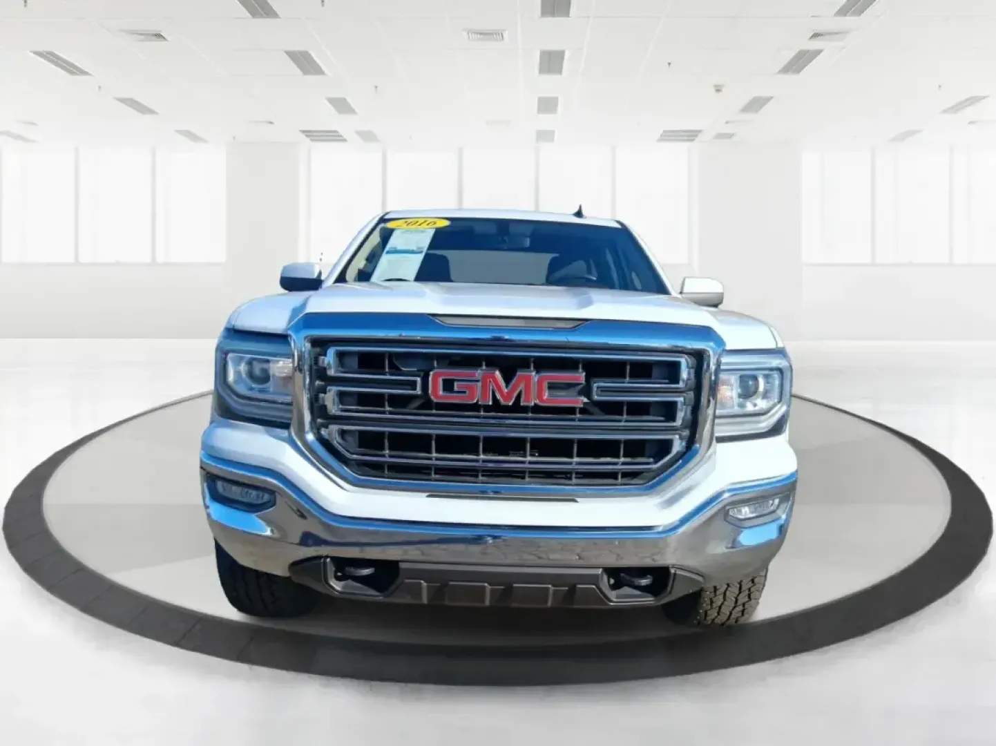 2016 GMC Sierra 1500 SLE (1GTV2MEC8GZ) with an EcoTec3 4.3L V-6 gasoline direct injection engine, 6A transmission, located at 1951 S Dayton Lakeview Rd., New Carlisle, OH, 45344, (937) 908-9800, 39.890999, -84.050255 - Need a truck that can handle Midwest weather, weekend projects, and that long stretch down I75 without breaking a sweat? This **2016 GMC Sierra 1500 SLE Double Cab 4WD** is built for real life in Moraine-whether you're hauling gear to a job site, towing the boat for a day near **Carillon Historical - Photo#7