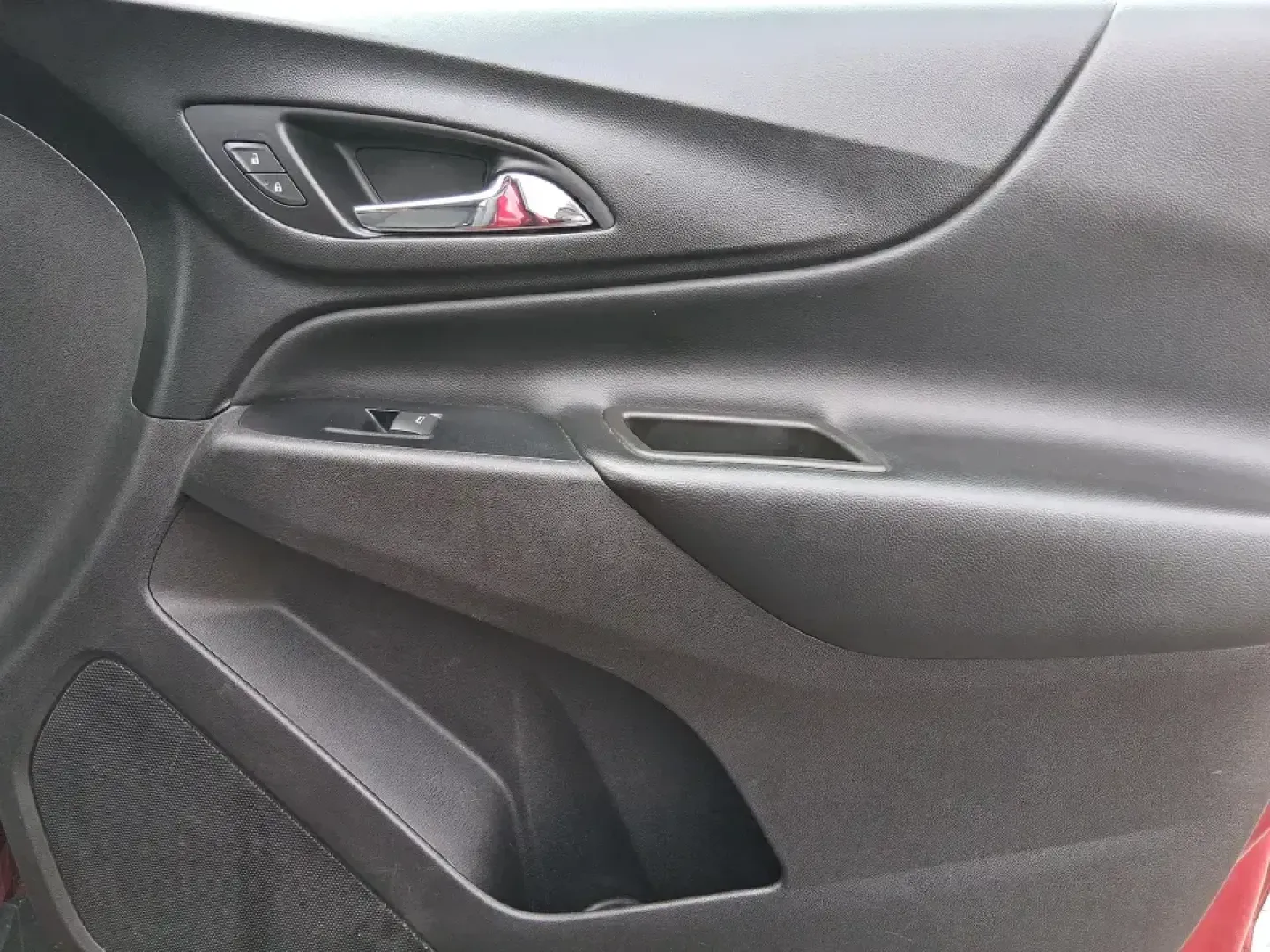 2018 Chevrolet Equinox LT (3GNAXJEV2JS) with an 1.5L I-4 gasoline direct injection engine, 6A transmission, located at 1099 N County Rd 25A, Troy, OH, 45373, (937) 908-9800, 40.057079, -84.212883 - Picture your next week: an easy school drop-off, a comfortable commute down I75, and a weekend road trip to Charleston Falls Preserve-all in one SUV that's sized for real life. This 2018 Chevrolet Equinox LT in head-turning Cajun Red Tintcoat is built for busy families, commuters, and budget-conscio - Photo#20