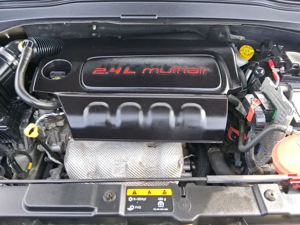 2017 Jeep Renegade Latitude 4x4 (ZACCJBBB3HP) with an 2.4L L4 DOHC 16V engine, 6M transmission, located at 8750 N County Rd 25A, Piqua, OH, 45356, (937) 908-9800, 40.164391, -84.232513 - Weekend adventures don't have to wait for perfect credit. If you want a compact SUV that's easy to park for daily errands, confident in Ohio weather, and ready for a quick getaway to Indian Lake or a scenic drive through Miami County backroads, this **2017 Jeep Renegade Latitude 4x4** is built for r - Photo#11