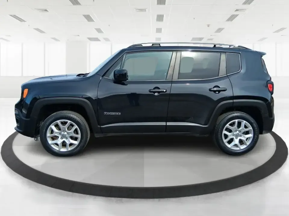 2017 Jeep Renegade Latitude 4x4 (ZACCJBBB3HP) with an 2.4L L4 DOHC 16V engine, 6M transmission, located at 401 Woodman Dr, Riverside, OH, 45431, (937) 908-9800, 39.760899, -84.123421 - Ready for the kind of week that starts with a smooth commute and ends with a spontaneous road trip? This 2017 Jeep Renegade Latitude 4WD is built for real life in Riverside, OH-whether you're navigating morning traffic toward Wright-Patterson AFB, packing up for a day at Eastwood MetroPark, or takin- Photo#5