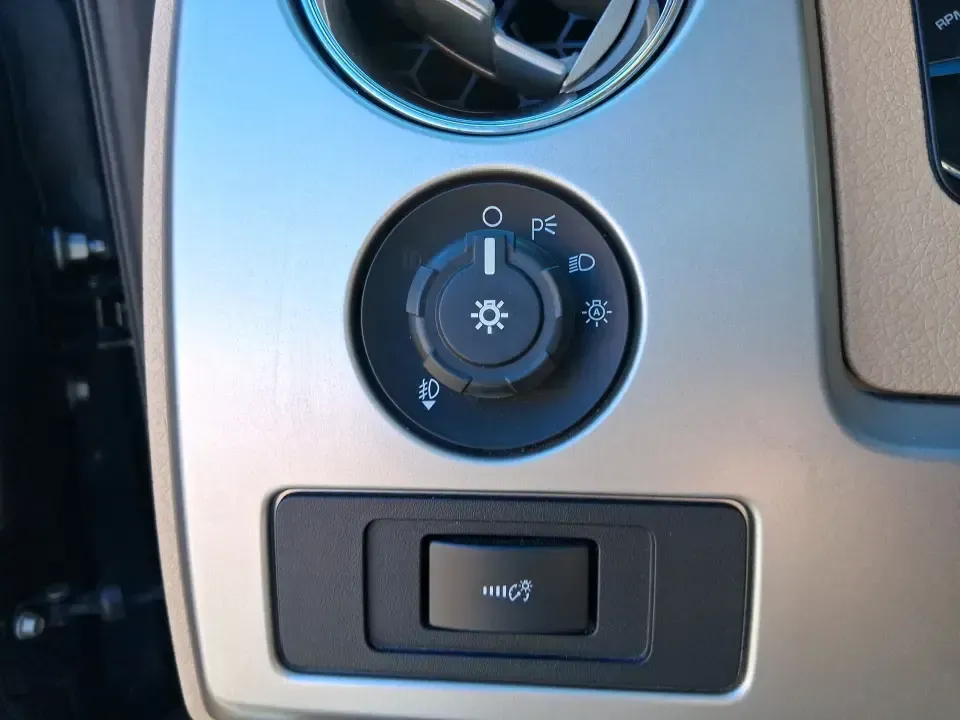 2013 Ford F-150 LARIAT (1FTFX1ETXDF) with an 3.5L V6 TURBO engine, 6-Speed Automatic transmission, located at 1099 N County Rd 25A, Troy, OH, 45373, (937) 908-9800, 40.057079, -84.212883 - Need one truck that can handle the weekday grind, the Saturday hardware-store run, and a spur-of-the-moment road trip up I-75? This 2013 Ford F-150 LARIAT 4WD is built for real life in Troy, Ohio-strong enough for towing and hauling, comfortable enough for long commutes, and refined enough to pull u - Photo#16