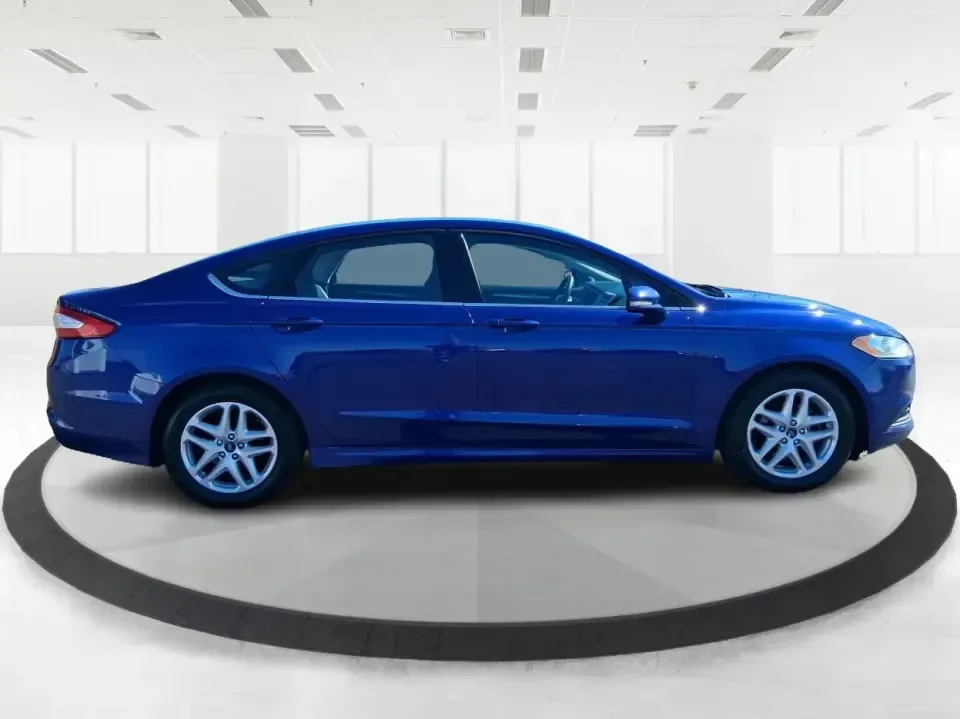 2016 Ford Fusion SE (1FA6P0H79G5) with an 2.5L L4 DOHC 16V engine, 6-Speed Automatic transmission, located at 401 Woodman Dr, Riverside, OH, 45431, (937) 908-9800, 39.760899, -84.123421 - Need a dependable sedan for the daily commute between Riverside and downtown Dayton, school drop-offs, or weekend runs out toward Wright-Patterson AFB and the National Museum of the U.S. Air Force? This 2016 Ford Fusion SE is built for real life-comfortable on longer stretches of I675, easy to park - Photo#1