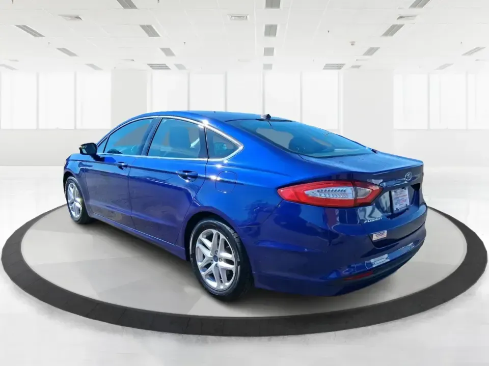 2016 Ford Fusion SE (1FA6P0H79G5) with an 2.5L L4 DOHC 16V engine, 6-Speed Automatic transmission, located at 401 Woodman Dr, Riverside, OH, 45431, (937) 908-9800, 39.760899, -84.123421 - Need a dependable sedan for the daily commute between Riverside and downtown Dayton, school drop-offs, or weekend runs out toward Wright-Patterson AFB and the National Museum of the U.S. Air Force? This 2016 Ford Fusion SE is built for real life-comfortable on longer stretches of I675, easy to park - Photo#4