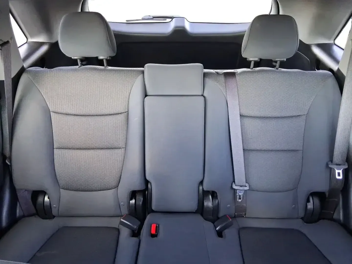 2013 Kia Sorento LX (5XYKTCA64DG) with an 2.4L I-4 gasoline direct injection engine, 6-Speed Automatic transmission, located at 1230 East Main St, Xenia, OH, 45385, (937) 908-9800, 39.688026, -83.910172 - Load up the kids, the dog, and the groceries-or point the hood toward a weekend escape at John Bryan State Park-because this 2013 Kia Sorento LX is the kind of practical SUV that fits real life in Greene County. With confident all-weather capability, flexible seating, and everyday comfort, it's idea - Photo#14