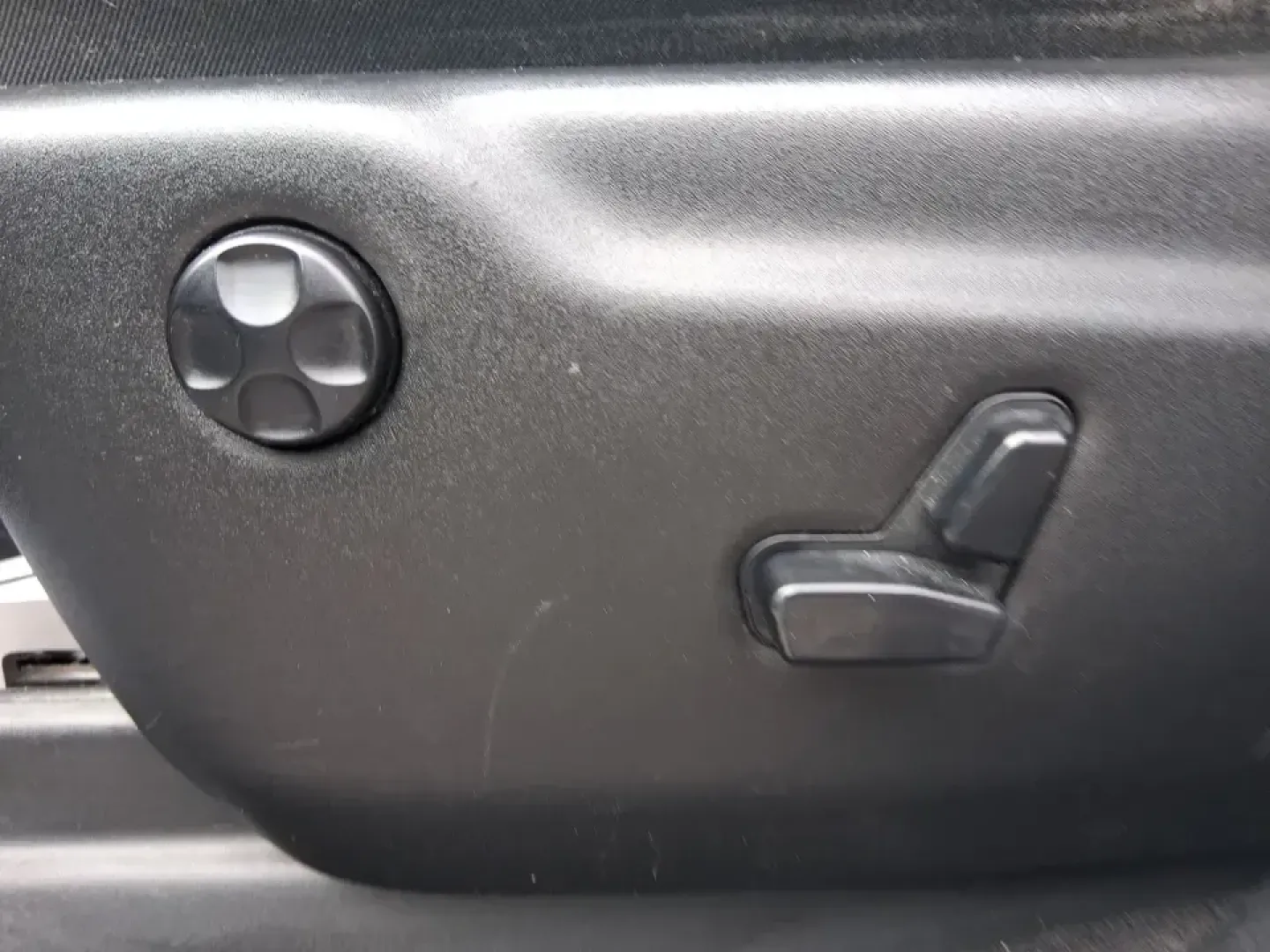 2015 Jeep Grand Cherokee Altitude (1C4RJFAG9FC) with an 3.6L V-6 DOHC engine, 8-Speed Automatic transmission, located at 1099 N County Rd 25A, Troy, OH, 45373, (937) 908-9800, 40.057079, -84.212883 - Weekend getaways to Hocking Hills, snowy school runs, or a confident daily commute up I75 feel easier when your SUV is built for real Ohio weather and real-life schedules. This 2015 Jeep Grand Cherokee Altitude in Bright White Clearcoat is the kind of capable, comfortable SUV that fits busy families - Photo#18