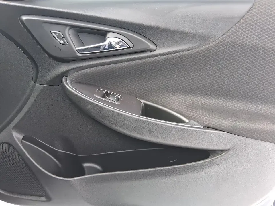 2018 Chevrolet Malibu LT (1G1ZD5STXJF) with an ECOTEC 1.5L I-4 gasoline direct injection engine, 6A transmission, located at 1230 East Main St, Xenia, OH, 45385, (937) 908-9800, 39.688026, -83.910172 - Need a dependable sedan that can handle the weekday commute, weekend errands, and the occasional I-75 road trip without draining your budget? This 2018 Chevrolet Malibu LT is built for real life in Troy-comfortable for long drives, efficient on regular unleaded, and roomy enough for growing families - Photo#21