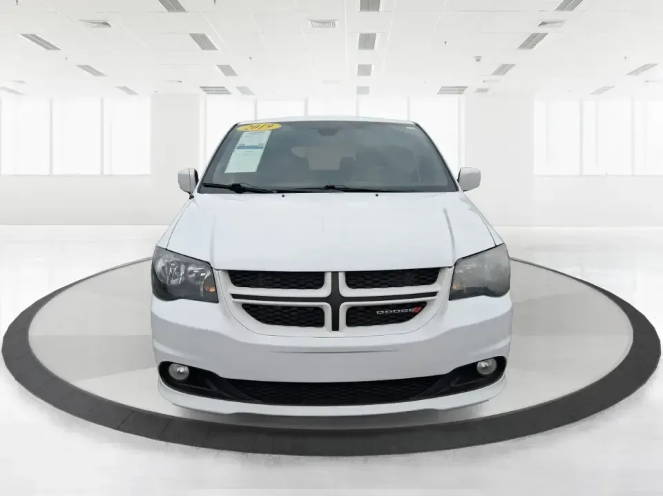2019 Dodge Grand Caravan GT (2C4RDGEG1KR) with an Pentastar 3.6L V-6 DOHC engine, 6A transmission, located at 1184 Kauffman Ave, Fairborn, OH, 45324, (937) 908-9800, 39.807072, -84.030914 - Life gets busy fast-school drop-offs, grocery runs, weekend tournaments, and the occasional road trip to reset. This 2019 Dodge Grand Caravan GT is built for real-life schedules, giving growing families, rideshare-friendly commuters, and budget-conscious buyers the space and comfort of a well-equipp - Photo#7
