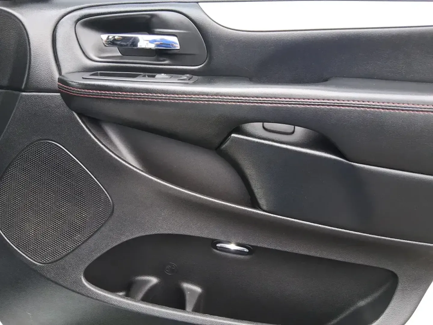 2019 Dodge Grand Caravan GT (2C4RDGEG1KR) with an Pentastar 3.6L V-6 DOHC engine, 6A transmission, located at 1951 S Dayton Lakeview Rd., New Carlisle, OH, 45344, (937) 908-9800, 39.890999, -84.050255 - Life gets busy fast-school drop-offs, grocery runs, weekend tournaments, and the occasional road trip to reset. This 2019 Dodge Grand Caravan GT is built for real-life schedules, giving growing families, rideshare-friendly commuters, and budget-conscious buyers the space and comfort of a well-equipp - Photo#20