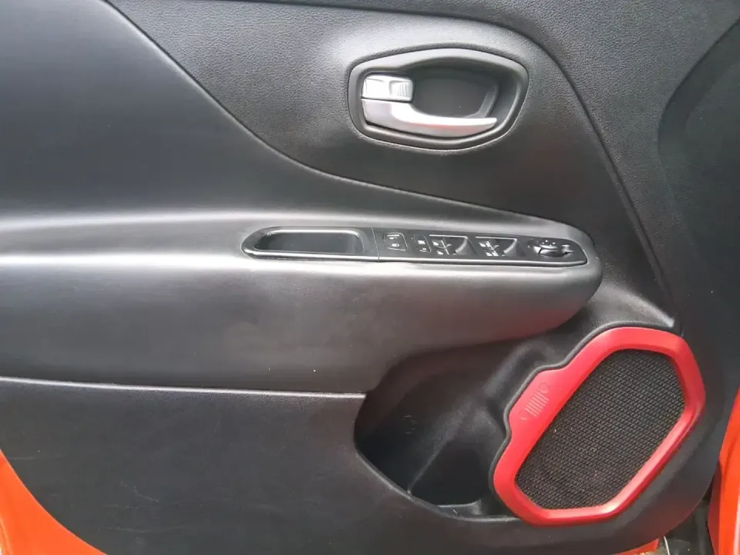 2016 Jeep Renegade Trailhawk (ZACCJBCT5GP) with an Tigershark MultiAir 2.4L I-4 variable valve contro engine, 9A transmission, located at 8750 N County Rd 25A, Piqua, OH, 45356, (937) 908-9800, 40.164391, -84.232513 - Weekend escapes, snowy commutes, and everyday errands feel easier when your crossover is ready for whatever Ohio throws your way. This **2016 Jeep Renegade Trailhawk** in eye-catching **Omaha Orange** is built for drivers who want real capability in a city-friendly size-perfect for exploring MetroPa - Photo#19