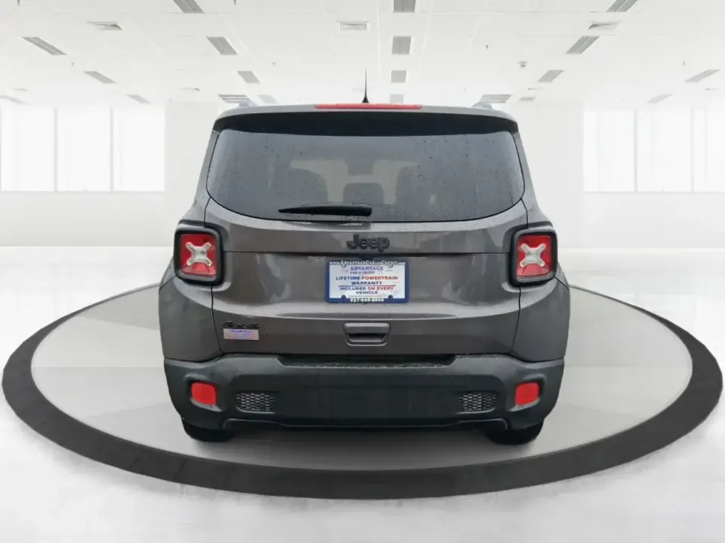 2018 Jeep Renegade Upland Edition 4x4 (ZACCJBAB1JP) with an Tigershark MultiAir 2.4L I-4 variable valve contro engine, 6M transmission, located at 1230 East Main St, Xenia, OH, 45385, (937) 908-9800, 39.688026, -83.910172 - Weekend getaways to John Bryan State Park, snowy commutes down US-35, or daily school-and-grocery runs around Xenia all get easier when you've got a compact SUV that's sized for city parking but ready for Ohio backroads. This 2018 Jeep Renegade Upland Edition 4x4 brings that go-anywhere, do-everythi - Photo#3