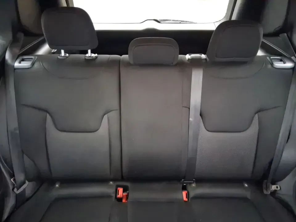 2018 Jeep Renegade Upland Edition 4x4 (ZACCJBAB1JP) with an Tigershark MultiAir 2.4L I-4 variable valve contro engine, 6M transmission, located at 1230 East Main St, Xenia, OH, 45385, (937) 908-9800, 39.688026, -83.910172 - Weekend getaways to John Bryan State Park, snowy commutes down US-35, or daily school-and-grocery runs around Xenia all get easier when you've got a compact SUV that's sized for city parking but ready for Ohio backroads. This 2018 Jeep Renegade Upland Edition 4x4 brings that go-anywhere, do-everythi - Photo#14