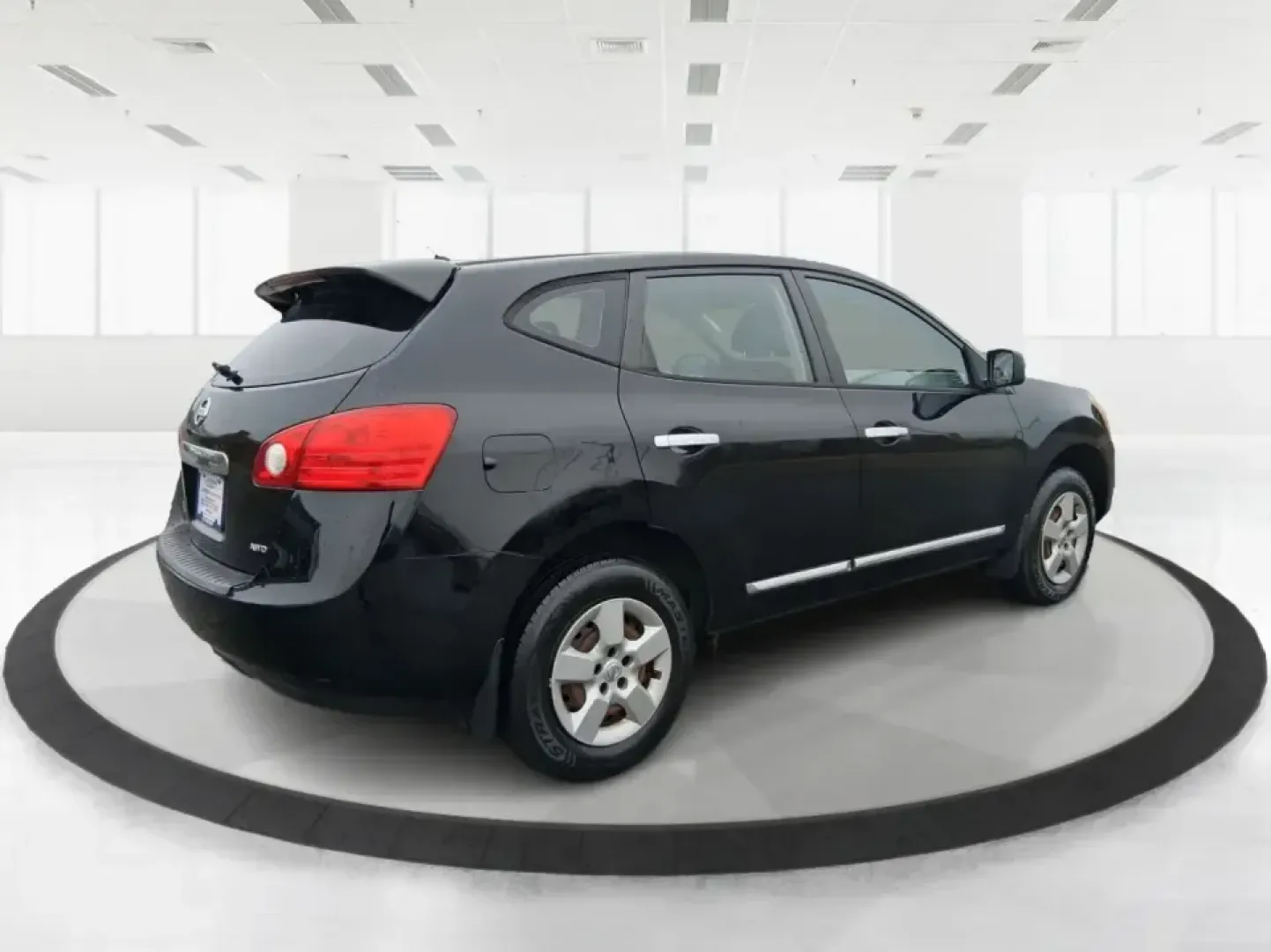 2013 Nissan Rogue S (JN8AS5MV5DW) with an 2.5L I-4 DOHC engine, Continuously Variable Transmission transmission, located at 1184 Kauffman Ave, Fairborn, OH, 45324, (937) 908-9800, 39.807072, -84.030914 - Need one SUV that can handle Ohio weather, school drop-offs, and weekend getaways without blowing the budget? This **2013 Nissan Rogue S** is a practical, go-anywhere compact SUV that fits real life in **Fairborn, OH**-whether you're commuting toward Wright-Patterson AFB, running errands near Downto - Photo#2