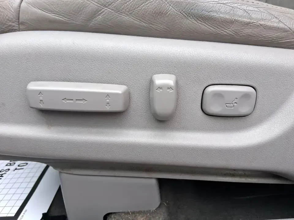 2013 Honda CR-V EX-L (2HKRM4H74DH) with an 2.4L I-4 DOHC engine, 5-Speed Automatic transmission, located at 1099 N County Rd 25A, Troy, OH, 45373, (937) 908-9800, 40.057079, -84.212883 - Picture your next weekend: a quick run up I75 for a Dayton Dragons game, a family trip to Treasure Island Park, or a snowy school-morning commute across Troy-without stressing about space, comfort, or traction. This 2013 Honda CRV EXL in Twilight Blue Metallic is the kind of do-it-all SUV that fits - Photo#17